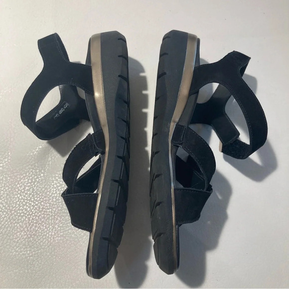 MEPHISTO Sz 41 Velvet Gold Cross Strappy Made  in Portugal Sandals - Picture 3 of 14